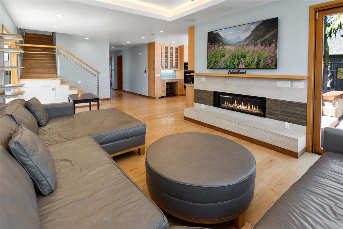 Detail Gallery Image 27 of 51 For 4150 Bye Way, Santa Cruz,  CA 95062 - 5 Beds | 4/1 Baths