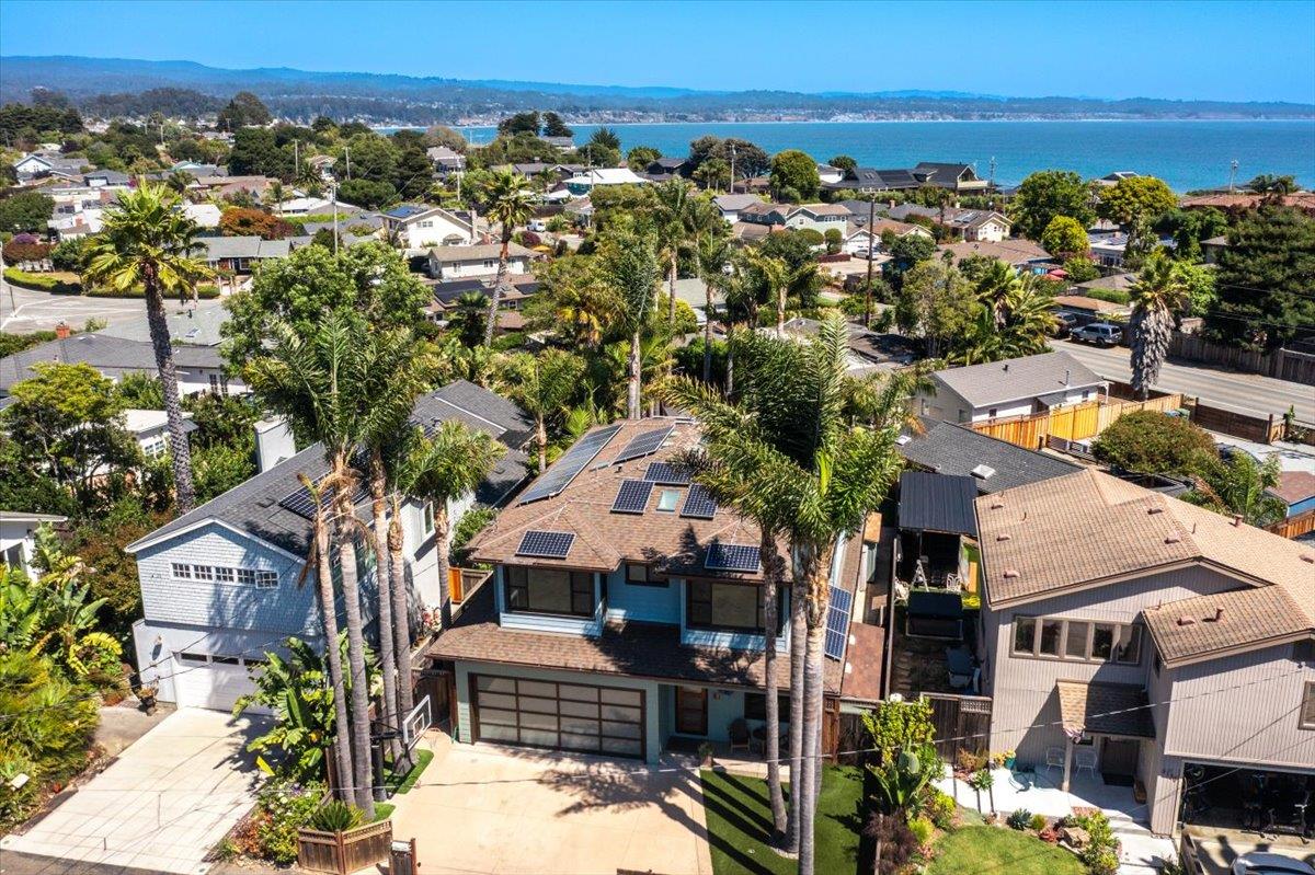Detail Gallery Image 5 of 51 For 4150 Bye Way, Santa Cruz,  CA 95062 - 5 Beds | 4/1 Baths