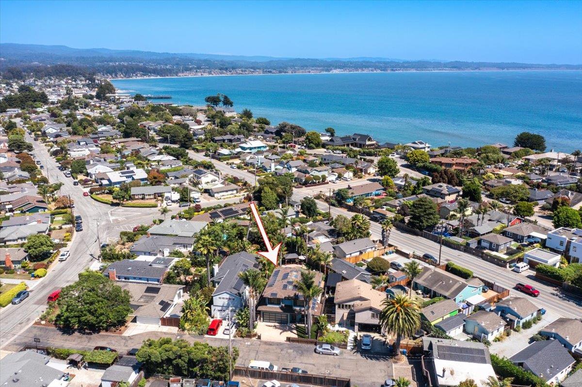 Detail Gallery Image 7 of 51 For 4150 Bye Way, Santa Cruz,  CA 95062 - 5 Beds | 4/1 Baths