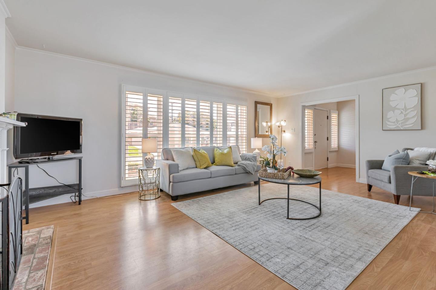 Detail Gallery Image 12 of 39 For 214 Manor Dr, South San Francisco,  CA 94080 - 2 Beds | 1 Baths