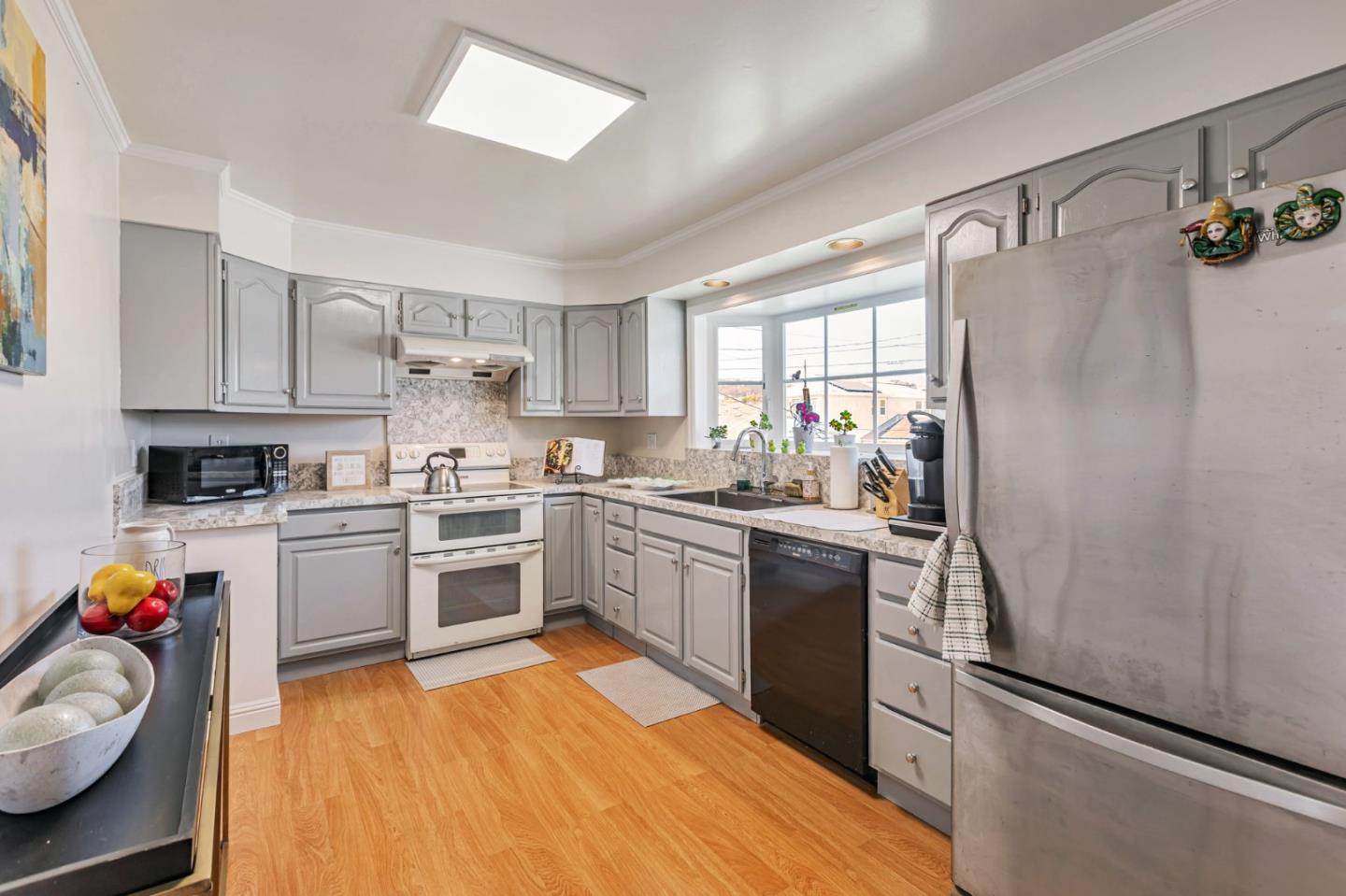 Detail Gallery Image 14 of 39 For 214 Manor Dr, South San Francisco,  CA 94080 - 2 Beds | 1 Baths