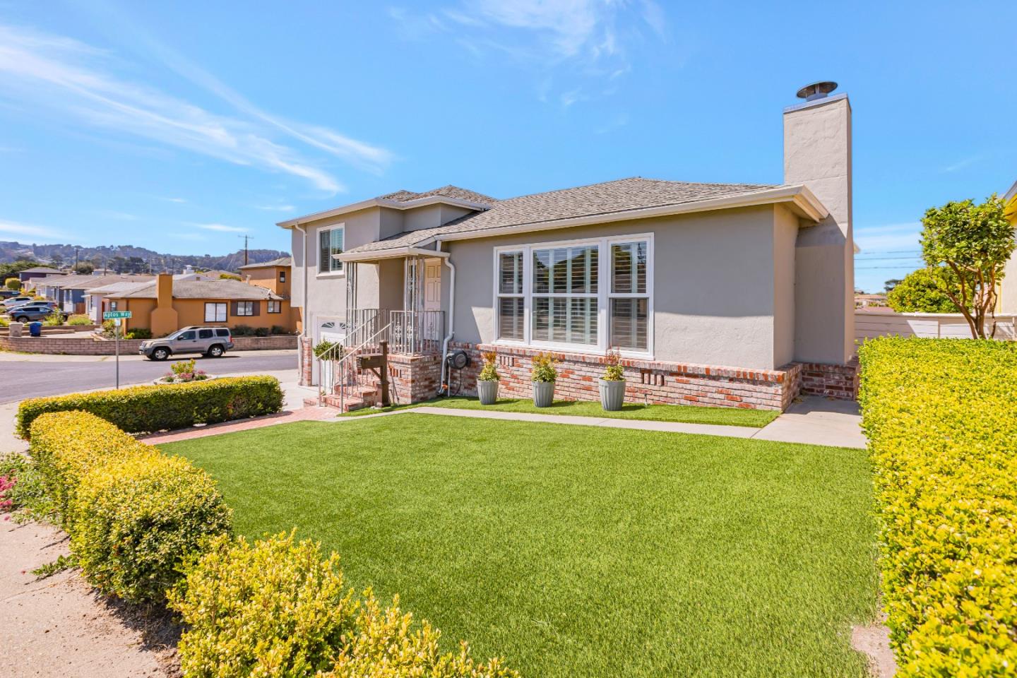 Detail Gallery Image 3 of 39 For 214 Manor Dr, South San Francisco,  CA 94080 - 2 Beds | 1 Baths