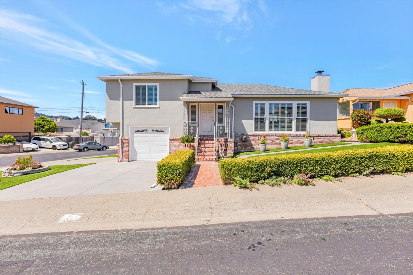 Detail Gallery Image 4 of 39 For 214 Manor Dr, South San Francisco,  CA 94080 - 2 Beds | 1 Baths