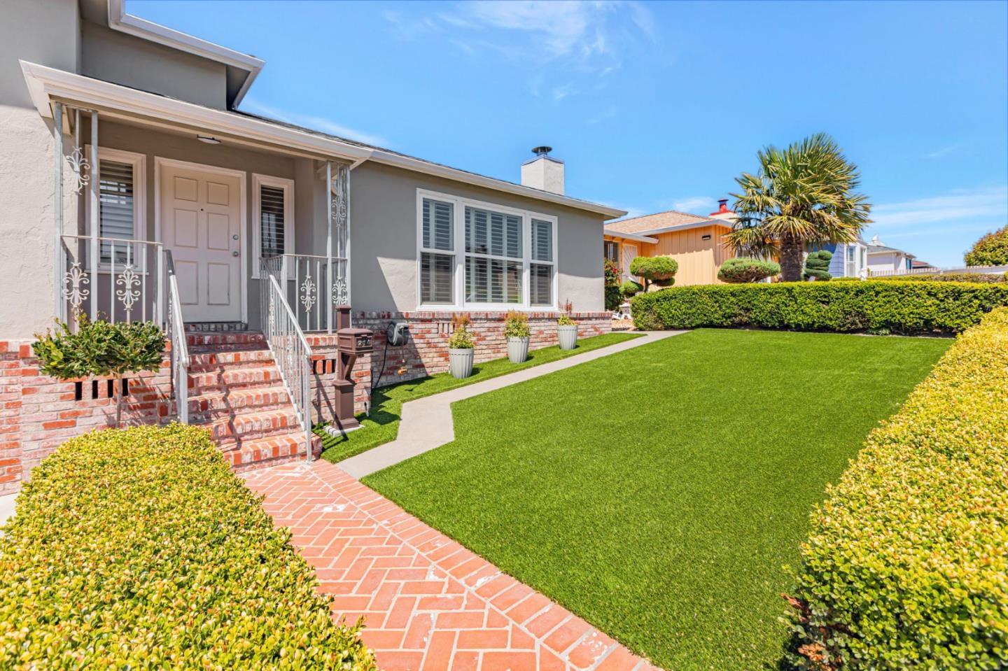 Detail Gallery Image 8 of 39 For 214 Manor Dr, South San Francisco,  CA 94080 - 2 Beds | 1 Baths