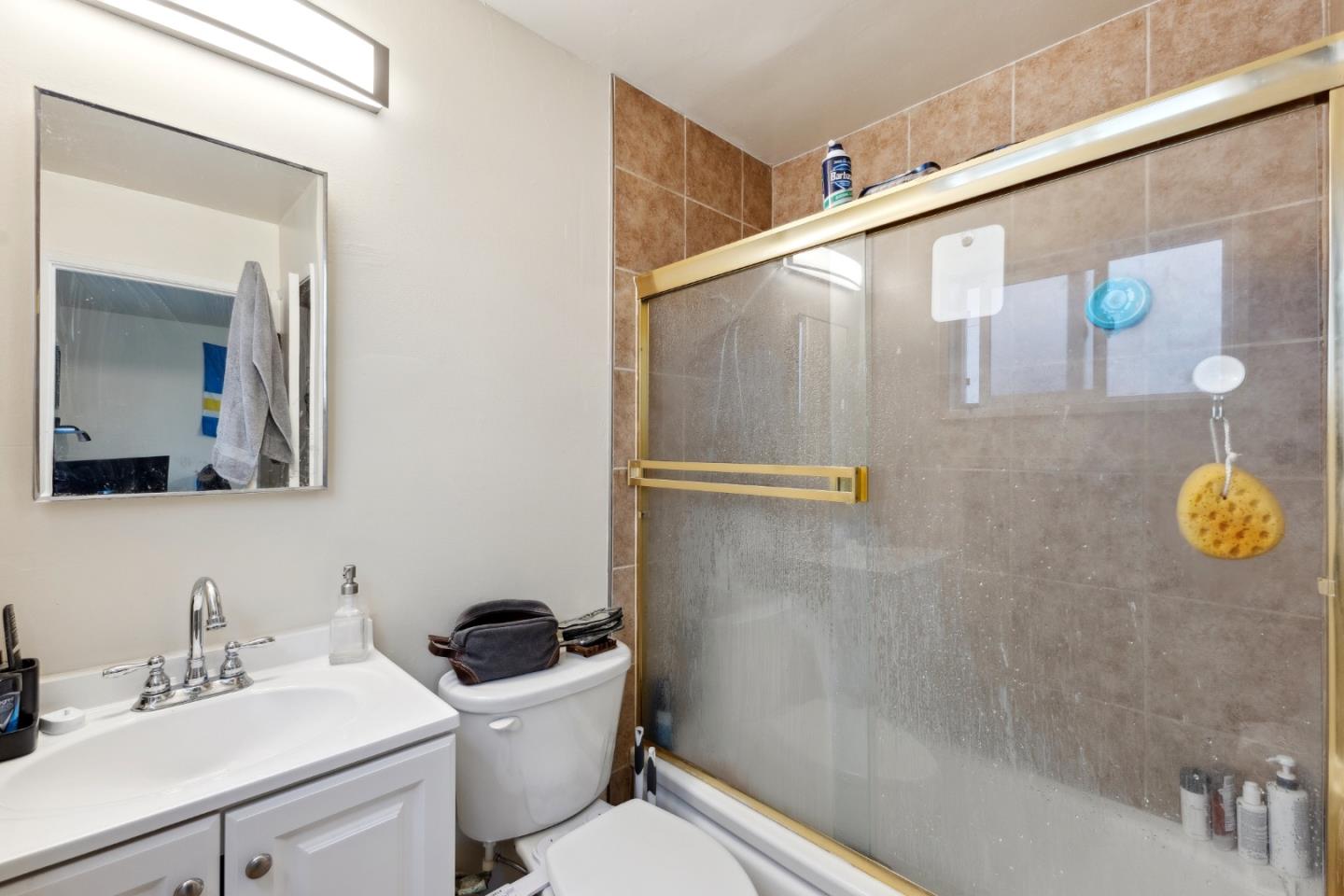 Detail Gallery Image 20 of 35 For 6563 Shattuck Ave, Oakland,  CA 94609 - – Beds | – Baths