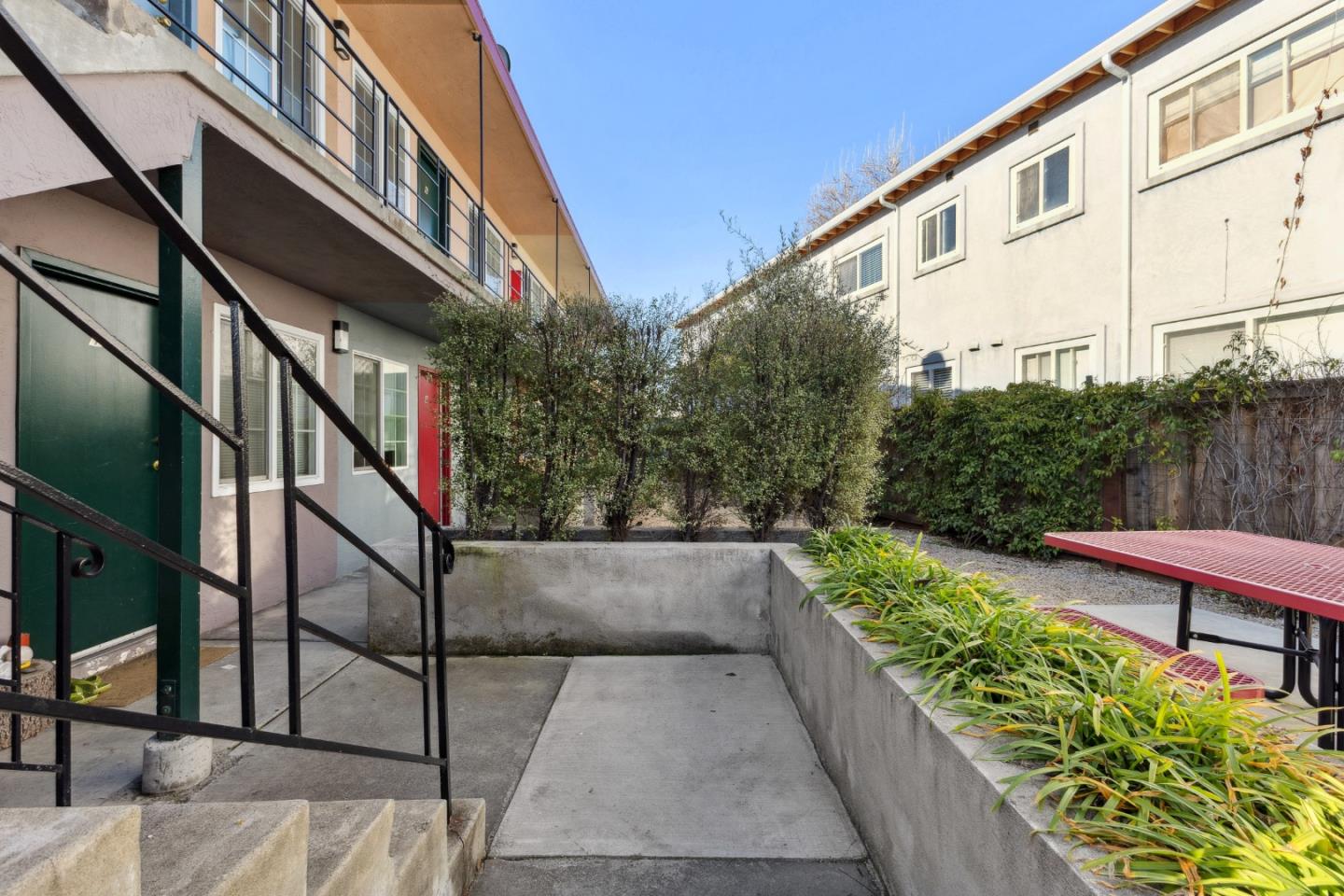 Detail Gallery Image 26 of 35 For 6563 Shattuck Ave, Oakland,  CA 94609 - – Beds | – Baths