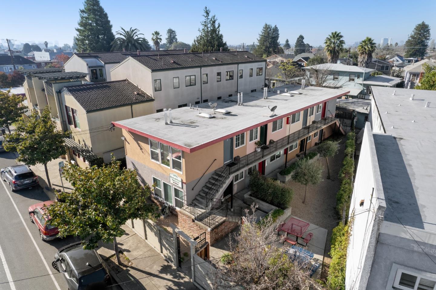 Detail Gallery Image 6 of 35 For 6563 Shattuck Ave, Oakland,  CA 94609 - – Beds | – Baths