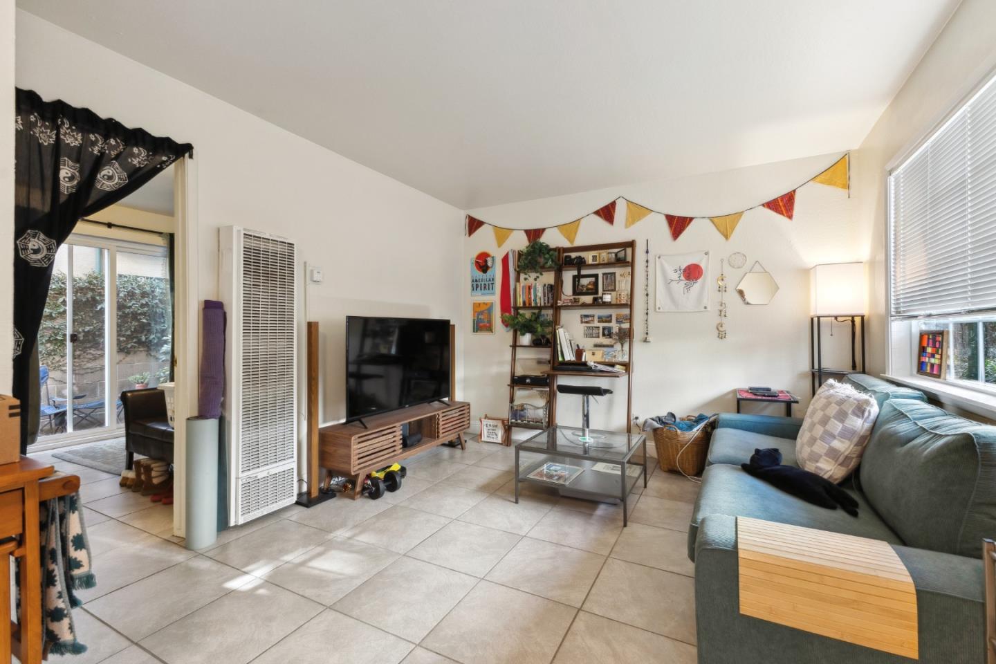 Detail Gallery Image 7 of 35 For 6563 Shattuck Ave, Oakland,  CA 94609 - – Beds | – Baths