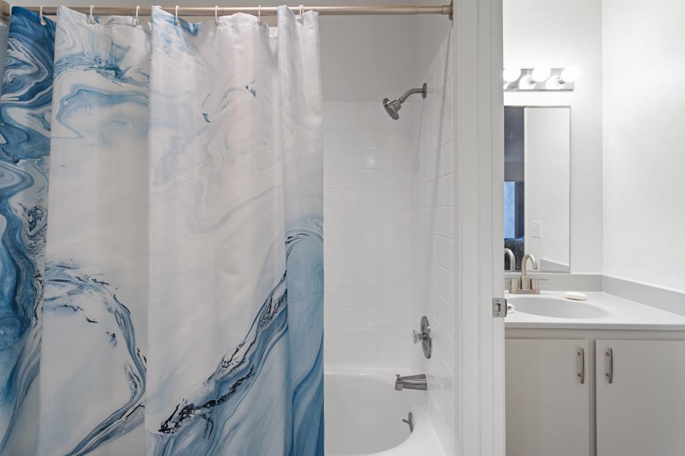 Detail Gallery Image 19 of 28 For 2101 Shore Line Dr #212,  Alameda,  CA 94501 - 2 Beds | 1/1 Baths