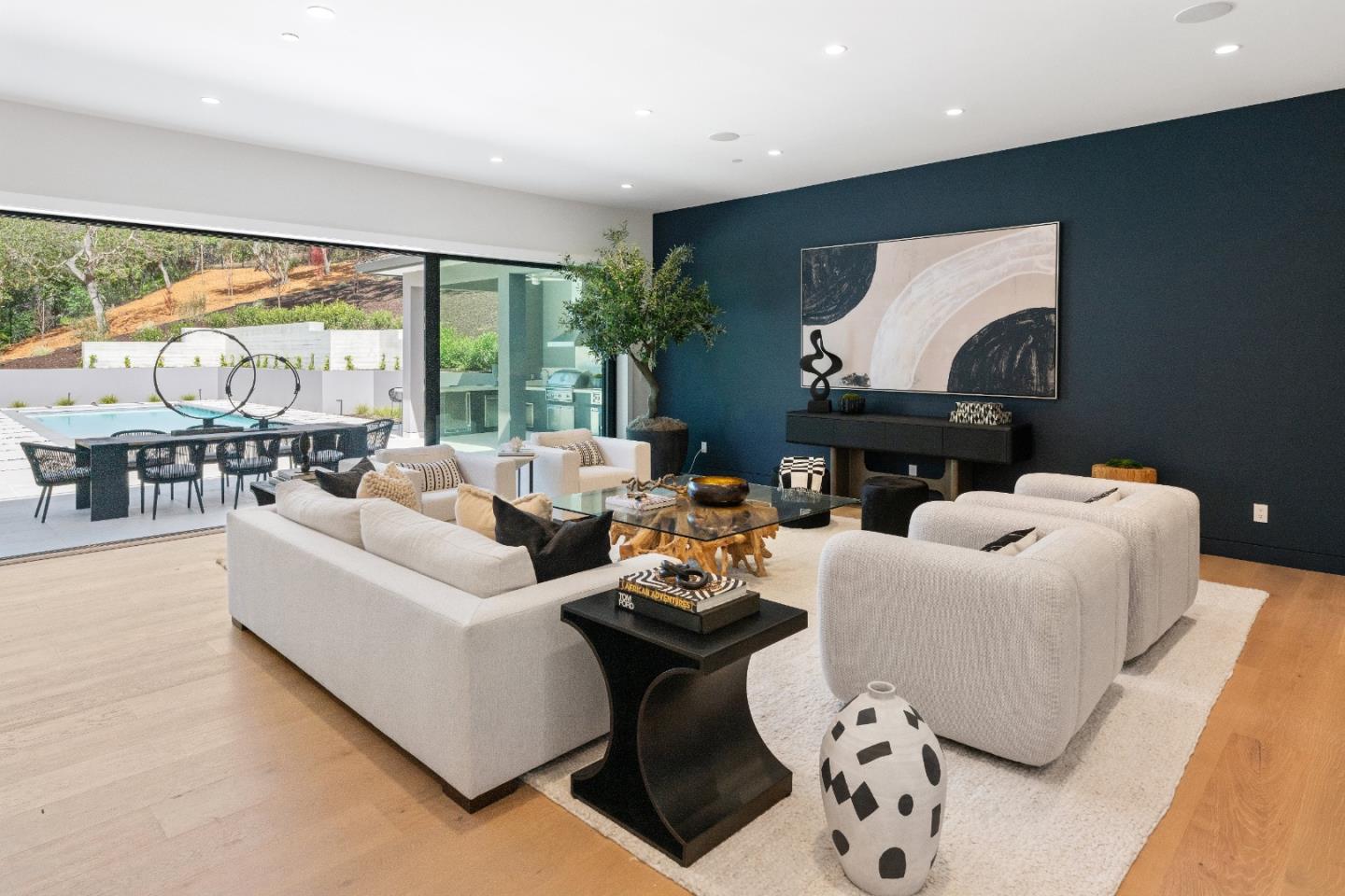 Detail Gallery Image 3 of 17 For 89 Tallwood Ct, Atherton,  CA 94027 - 6 Beds | 7/2 Baths