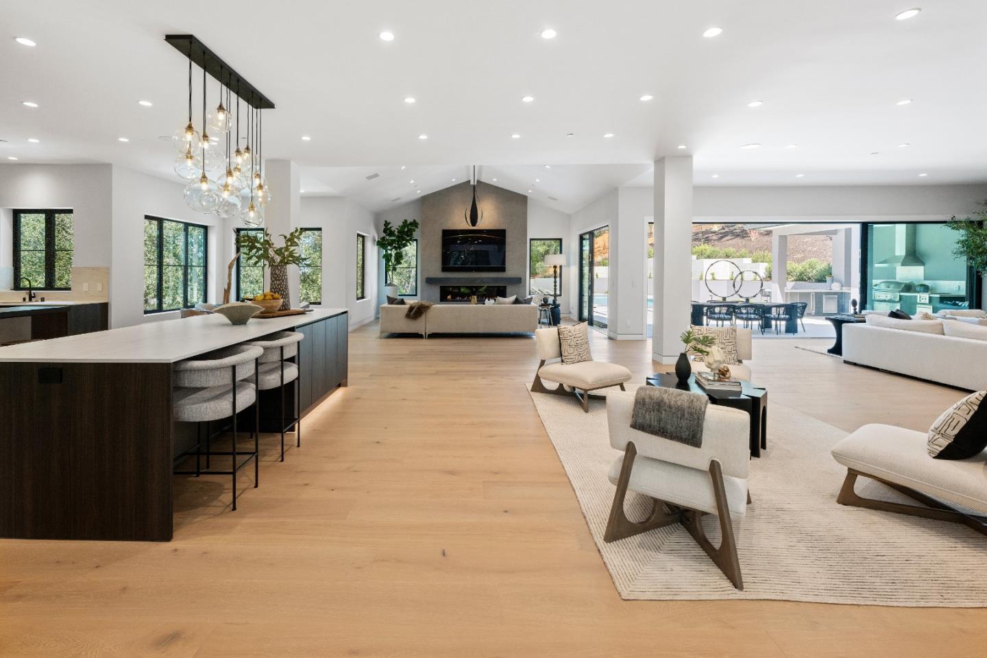 Detail Gallery Image 7 of 17 For 89 Tallwood Ct, Atherton,  CA 94027 - 6 Beds | 7/2 Baths