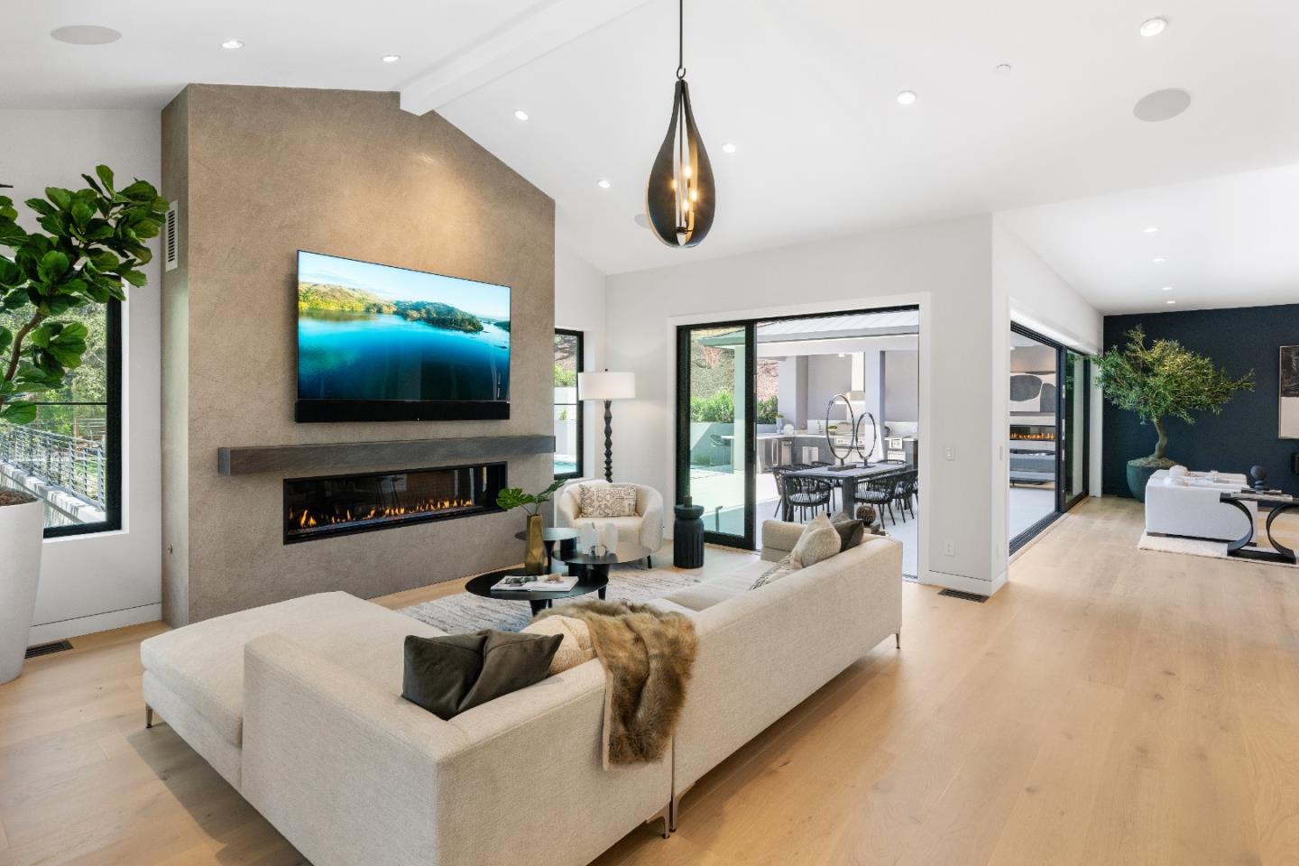 Detail Gallery Image 9 of 17 For 89 Tallwood Ct, Atherton,  CA 94027 - 6 Beds | 7/2 Baths