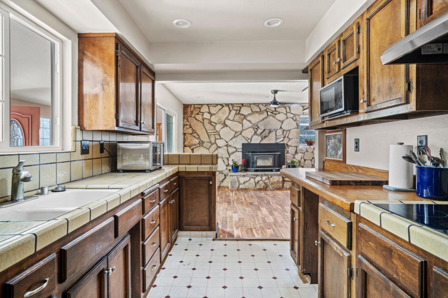 Detail Gallery Image 8 of 33 For 18751 Moro Rd, Prunedale,  CA 93907 - 3 Beds | 2 Baths