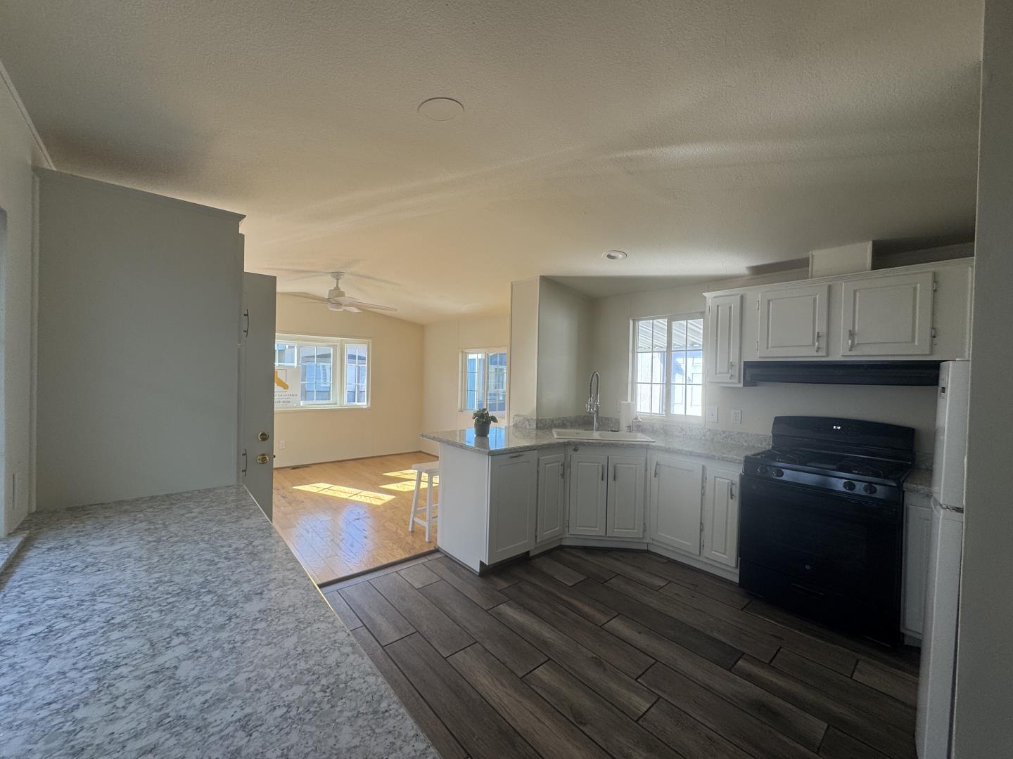 Detail Gallery Image 8 of 12 For 170 W Cliff #40,  Santa Cruz,  CA 95060 - 1 Beds | 1 Baths