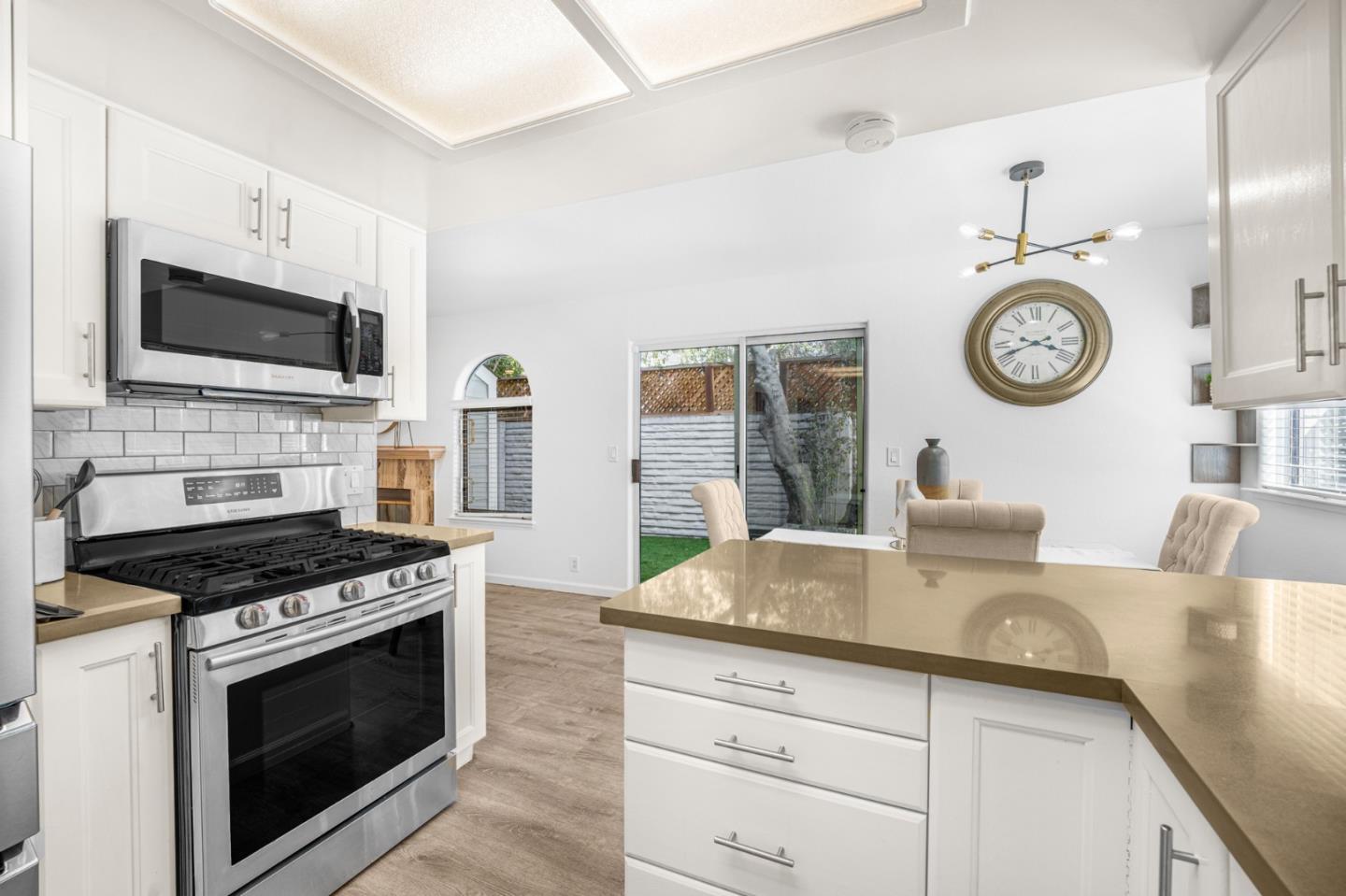 Detail Gallery Image 7 of 26 For 2313 Villa Pl, Santa Clara,  CA 95054 - 3 Beds | 2/1 Baths