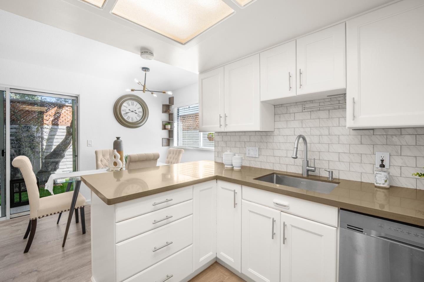 Detail Gallery Image 9 of 26 For 2313 Villa Pl, Santa Clara,  CA 95054 - 3 Beds | 2/1 Baths