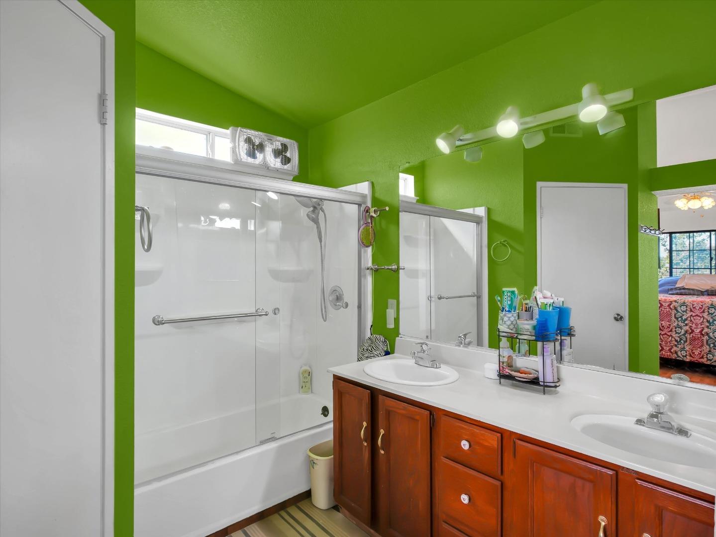 Detail Gallery Image 22 of 43 For 1220 E Shawn Ct, Lathrop,  CA 95330 - 4 Beds | 2/1 Baths