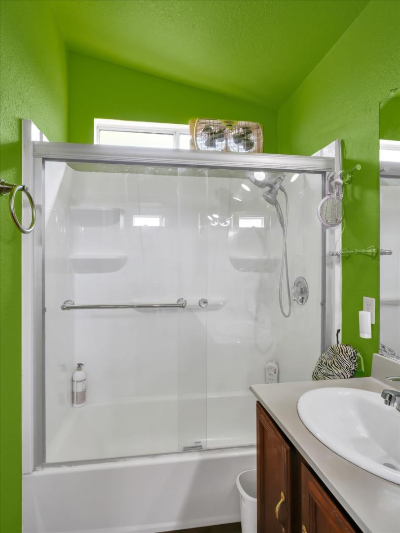 Detail Gallery Image 24 of 43 For 1220 E Shawn Ct, Lathrop,  CA 95330 - 4 Beds | 2/1 Baths