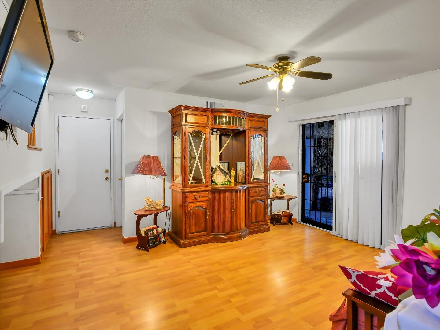 Detail Gallery Image 29 of 43 For 1220 E Shawn Ct, Lathrop,  CA 95330 - 4 Beds | 2/1 Baths