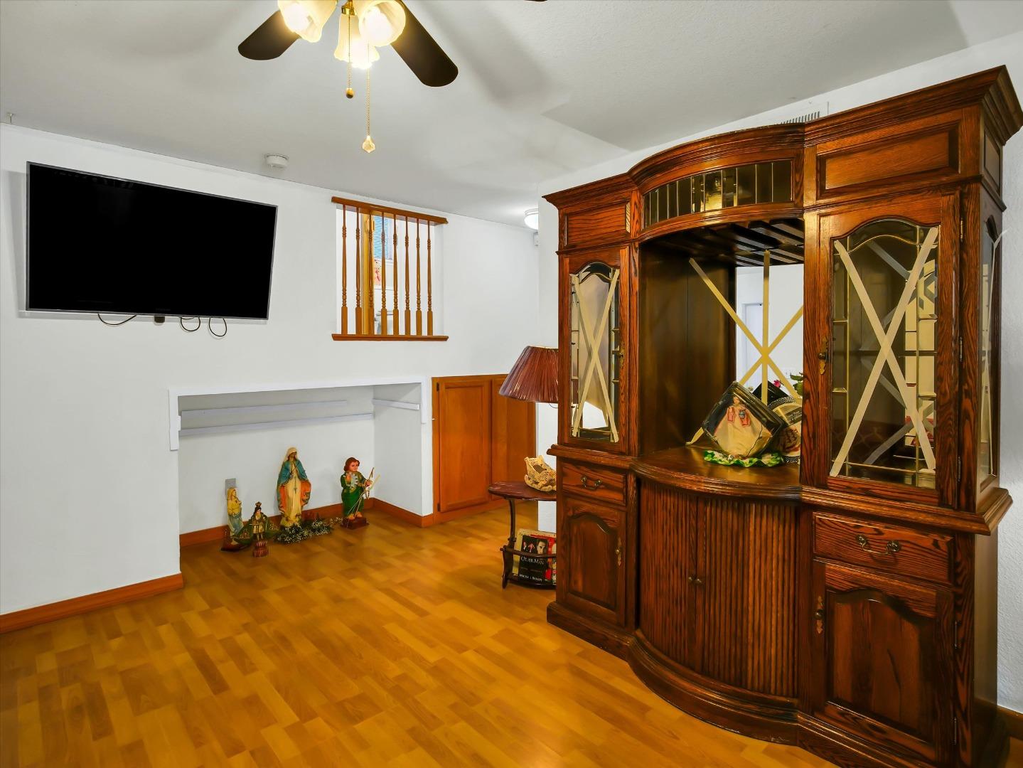 Detail Gallery Image 30 of 43 For 1220 E Shawn Ct, Lathrop,  CA 95330 - 4 Beds | 2/1 Baths