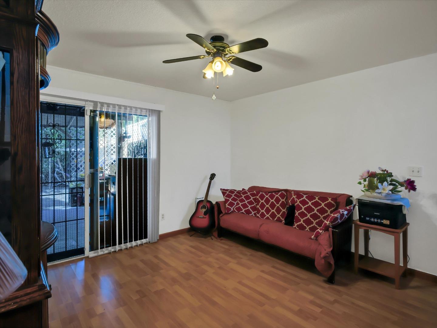 Detail Gallery Image 31 of 43 For 1220 E Shawn Ct, Lathrop,  CA 95330 - 4 Beds | 2/1 Baths