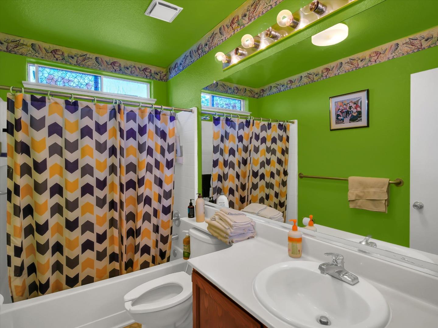 Detail Gallery Image 32 of 43 For 1220 E Shawn Ct, Lathrop,  CA 95330 - 4 Beds | 2/1 Baths