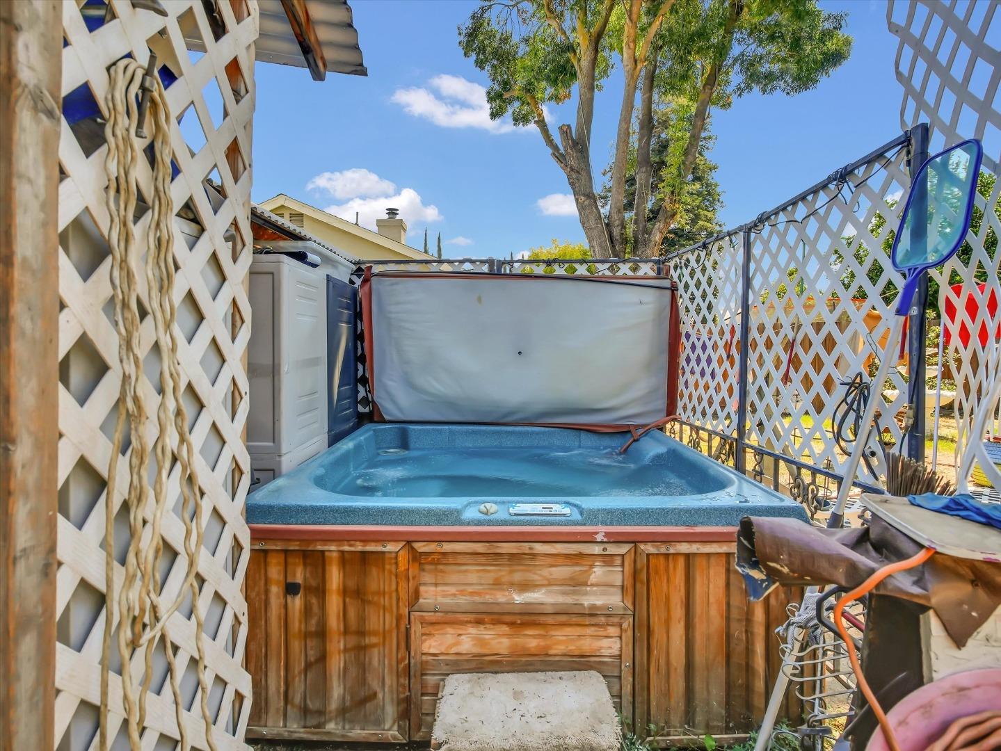 Detail Gallery Image 37 of 43 For 1220 E Shawn Ct, Lathrop,  CA 95330 - 4 Beds | 2/1 Baths