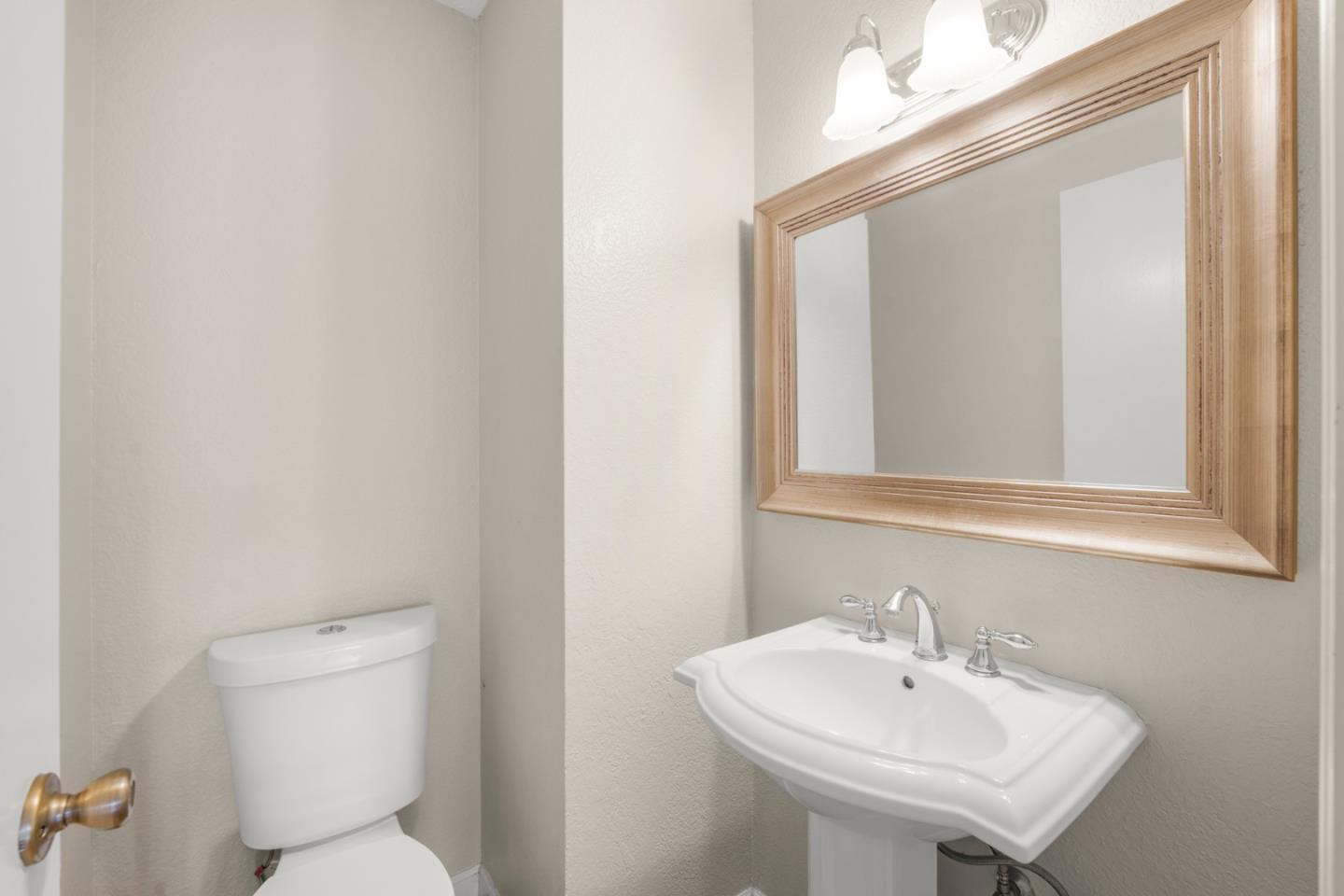 Detail Gallery Image 8 of 31 For 8105 Kern Ave #33,  Gilroy,  CA 95020 - 2 Beds | 1/1 Baths