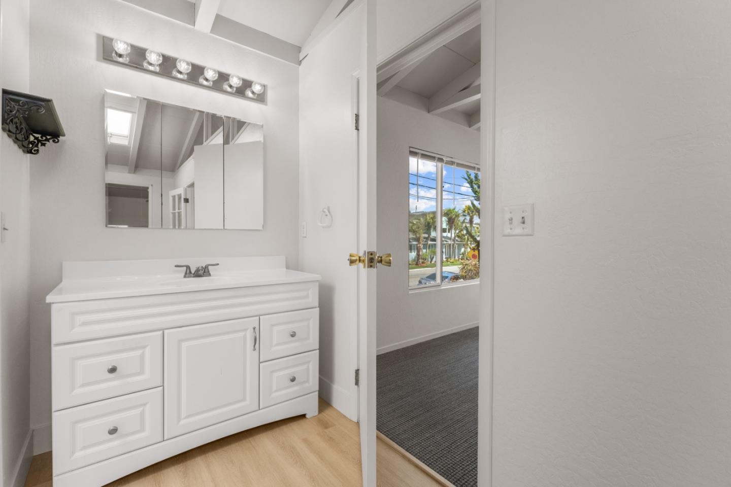 Detail Gallery Image 11 of 13 For 701 41st Ave, Santa Cruz,  CA 95062 - 1 Beds | 1 Baths