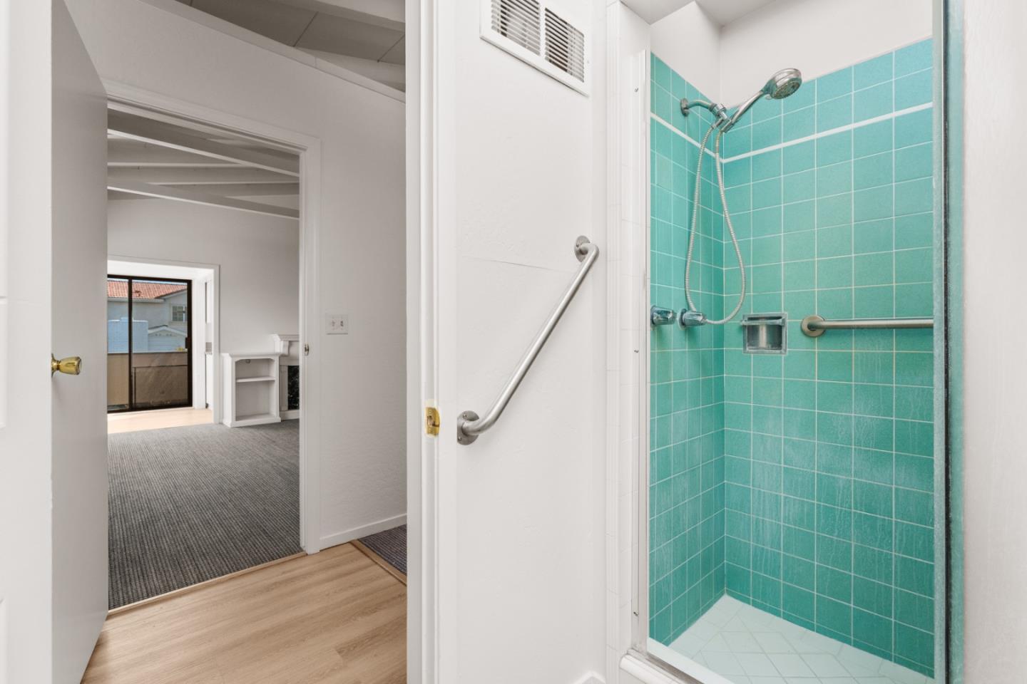 Detail Gallery Image 12 of 13 For 701 41st Ave, Santa Cruz,  CA 95062 - 1 Beds | 1 Baths