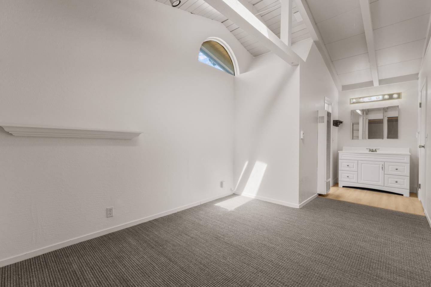 Detail Gallery Image 8 of 13 For 701 41st Ave, Santa Cruz,  CA 95062 - 1 Beds | 1 Baths