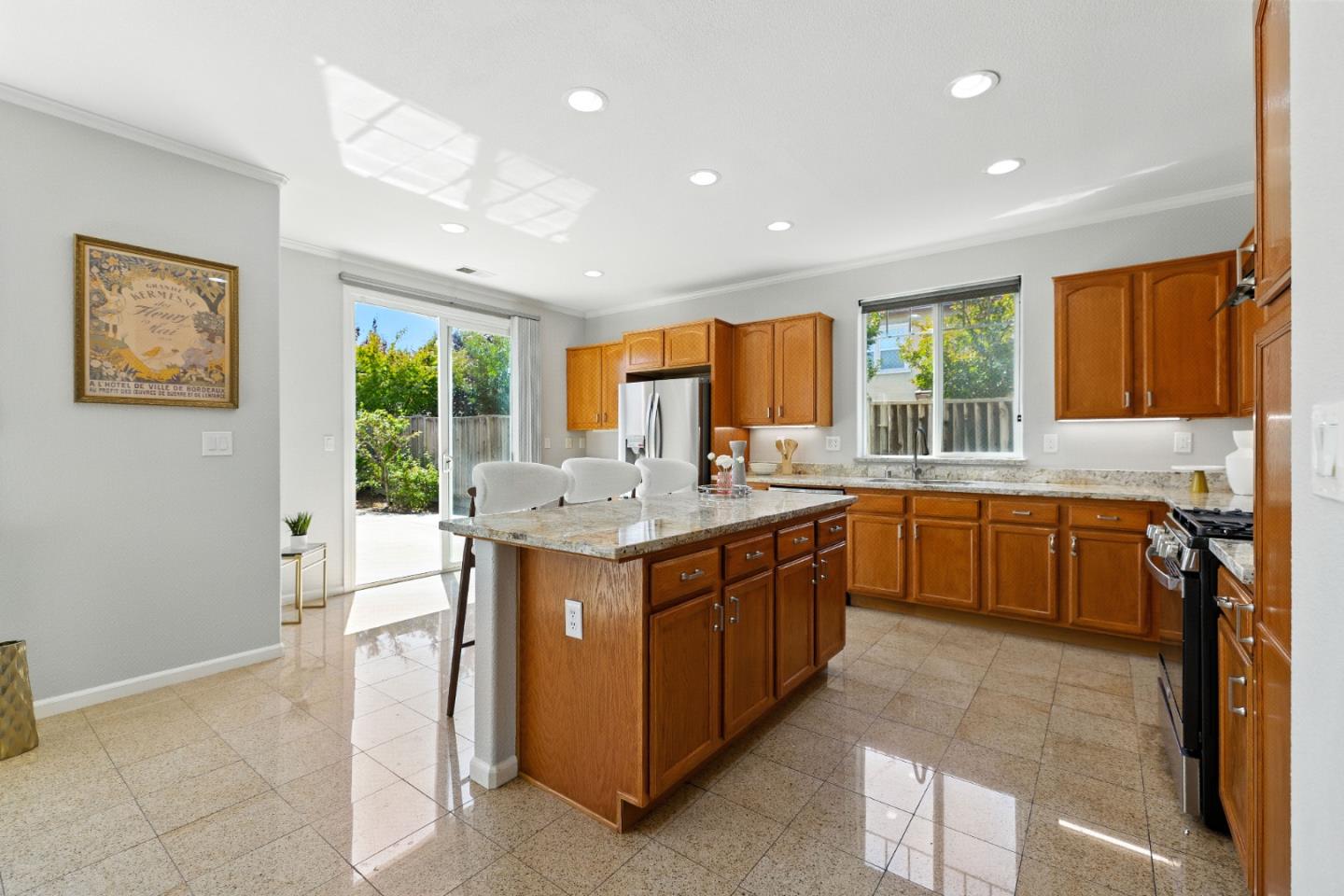Detail Gallery Image 3 of 28 For 2788 Sunset Dune Way, Hayward,  CA 94545 - 5 Beds | 3 Baths