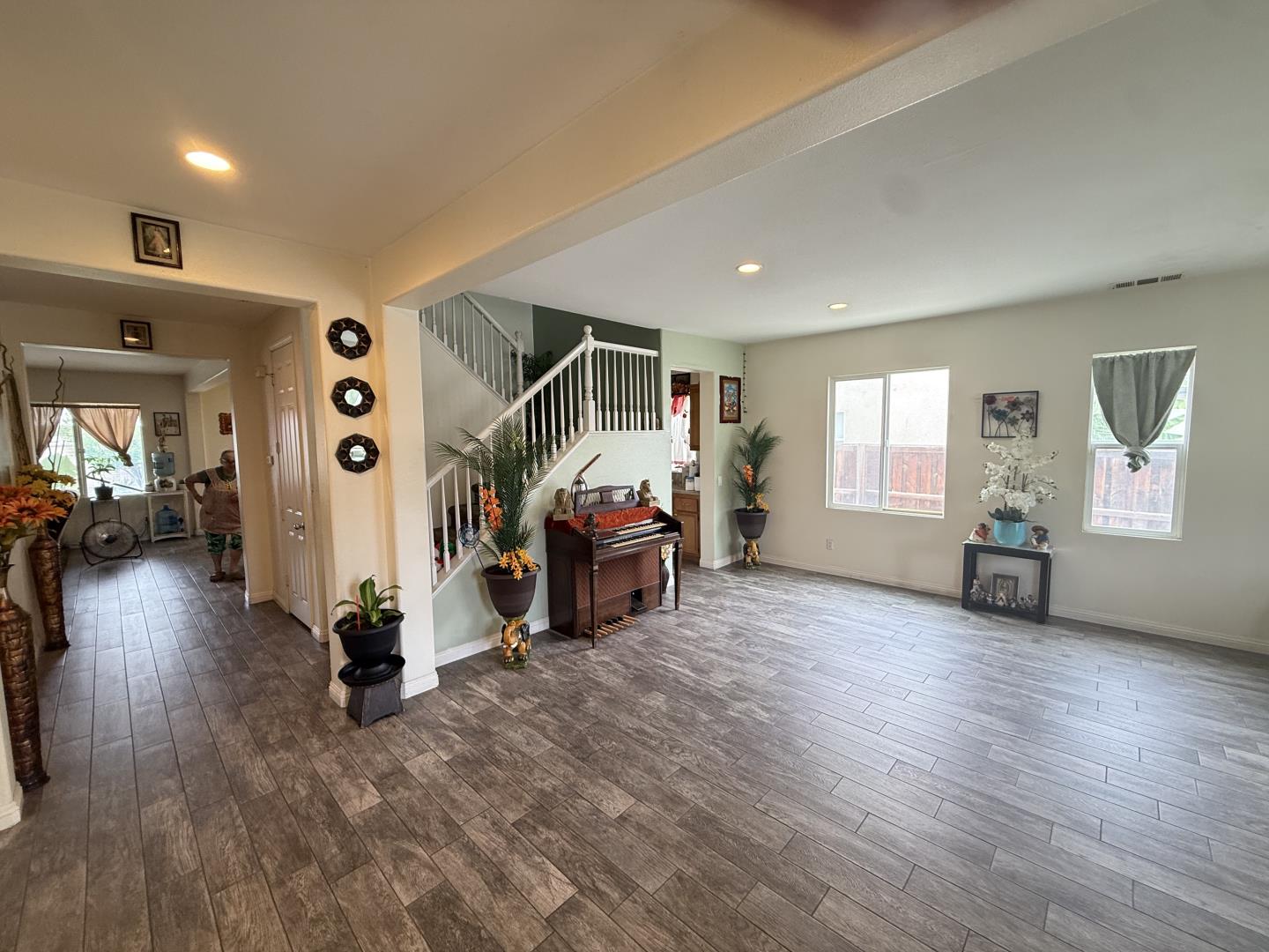 Detail Gallery Image 4 of 31 For 2760 Newcastle Way, San Jacinto,  CA 92582 - 5 Beds | 4 Baths