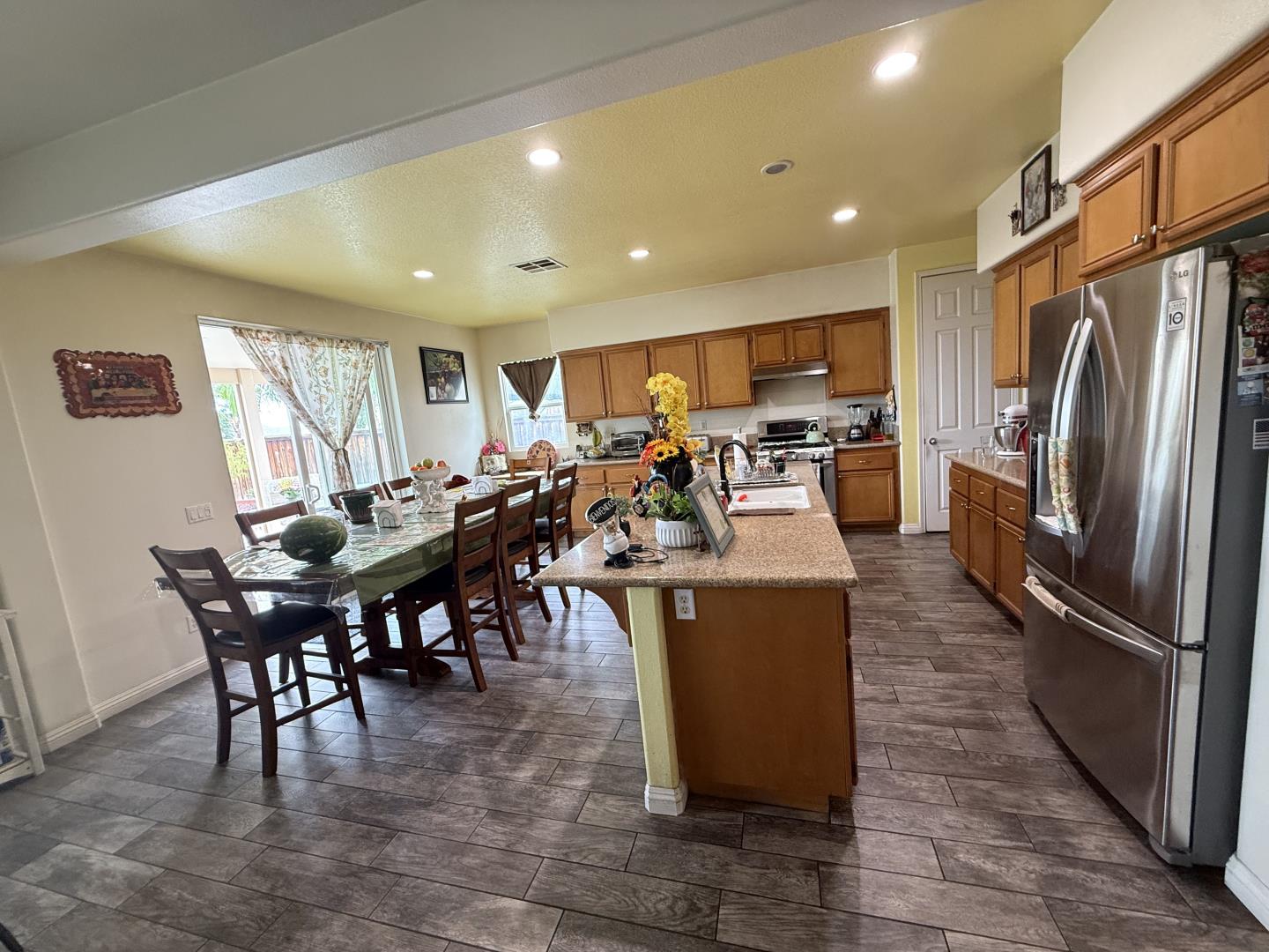 Detail Gallery Image 8 of 31 For 2760 Newcastle Way, San Jacinto,  CA 92582 - 5 Beds | 4 Baths