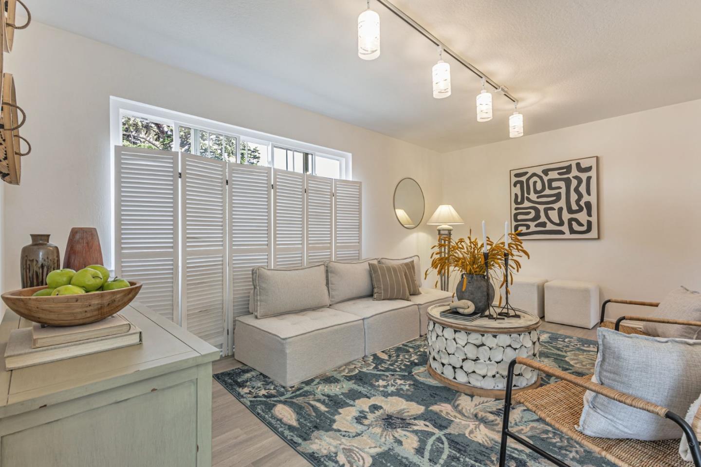 Detail Gallery Image 11 of 52 For 310 Clifton Rd, Pacifica,  CA 94044 - 4 Beds | 2 Baths