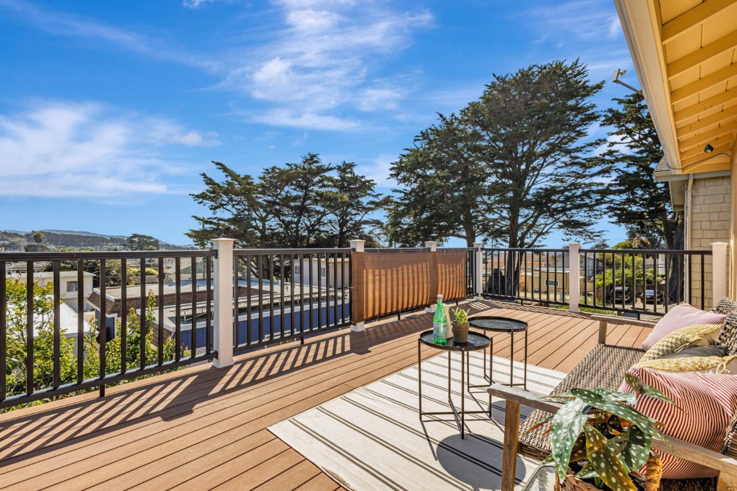 Detail Gallery Image 21 of 52 For 310 Clifton Rd, Pacifica,  CA 94044 - 4 Beds | 2 Baths