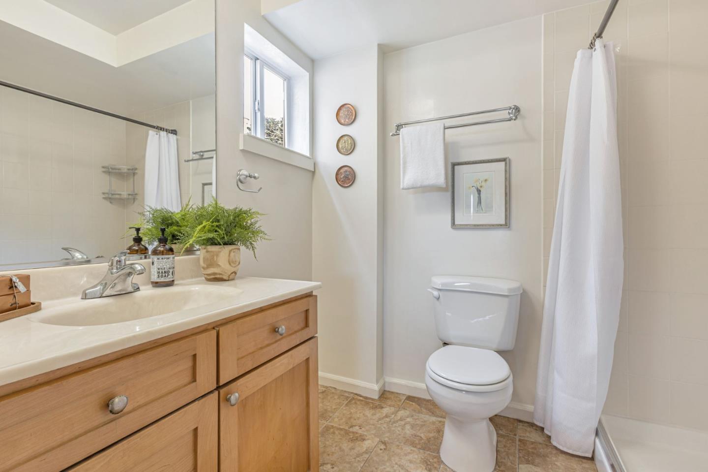 Detail Gallery Image 32 of 52 For 310 Clifton Rd, Pacifica,  CA 94044 - 4 Beds | 2 Baths