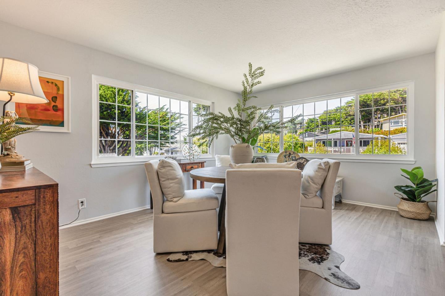 Detail Gallery Image 9 of 52 For 310 Clifton Rd, Pacifica,  CA 94044 - 4 Beds | 2 Baths
