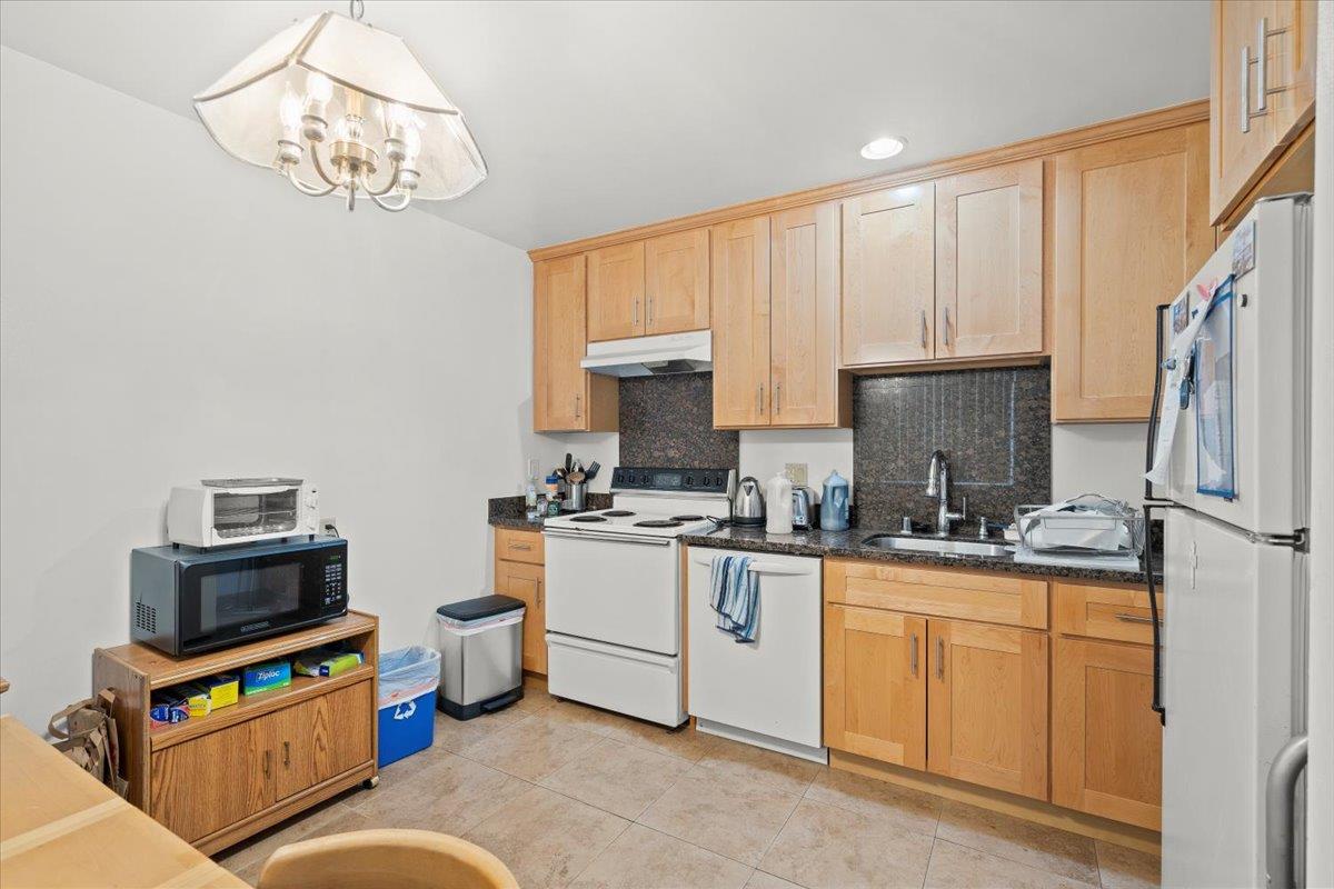 Detail Gallery Image 13 of 29 For 4425 Blackford Ave, San Jose,  CA 95129 - – Beds | – Baths