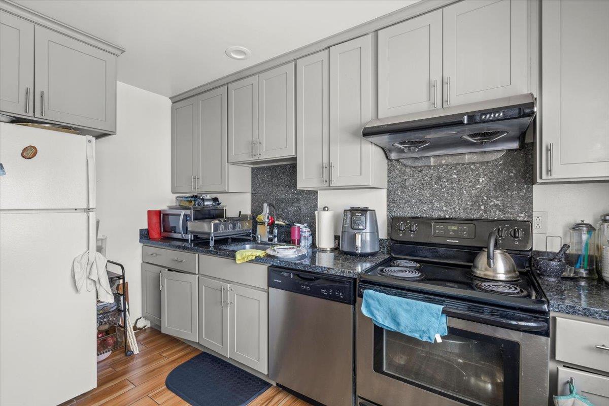 Detail Gallery Image 17 of 29 For 4425 Blackford Ave, San Jose,  CA 95129 - – Beds | – Baths