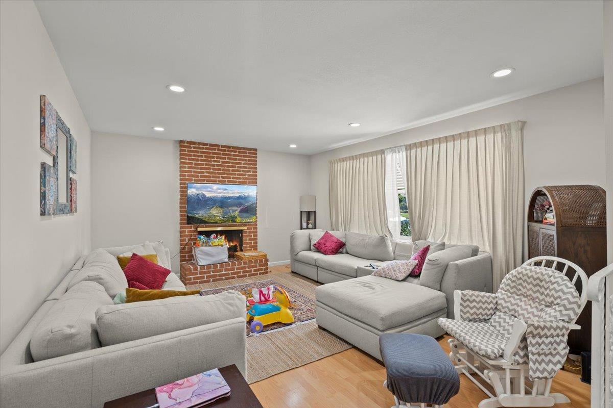 Detail Gallery Image 4 of 29 For 4425 Blackford Ave, San Jose,  CA 95129 - – Beds | – Baths