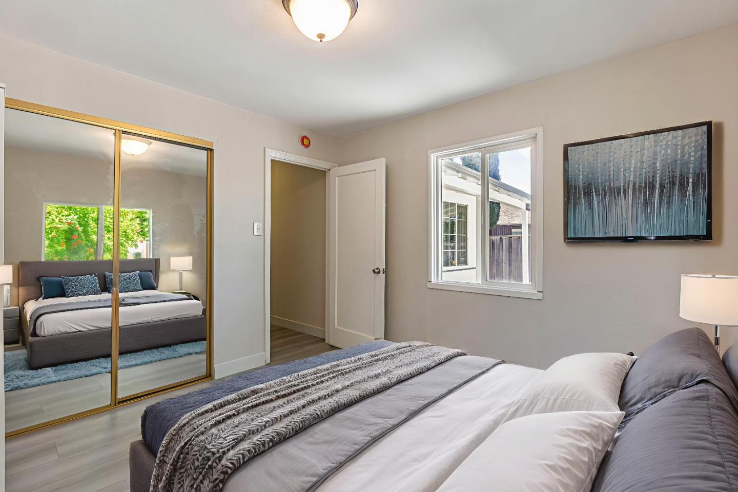 Detail Gallery Image 6 of 14 For 125 Magellan Ave, San Jose,  CA 95116 - 2 Beds | 1 Baths