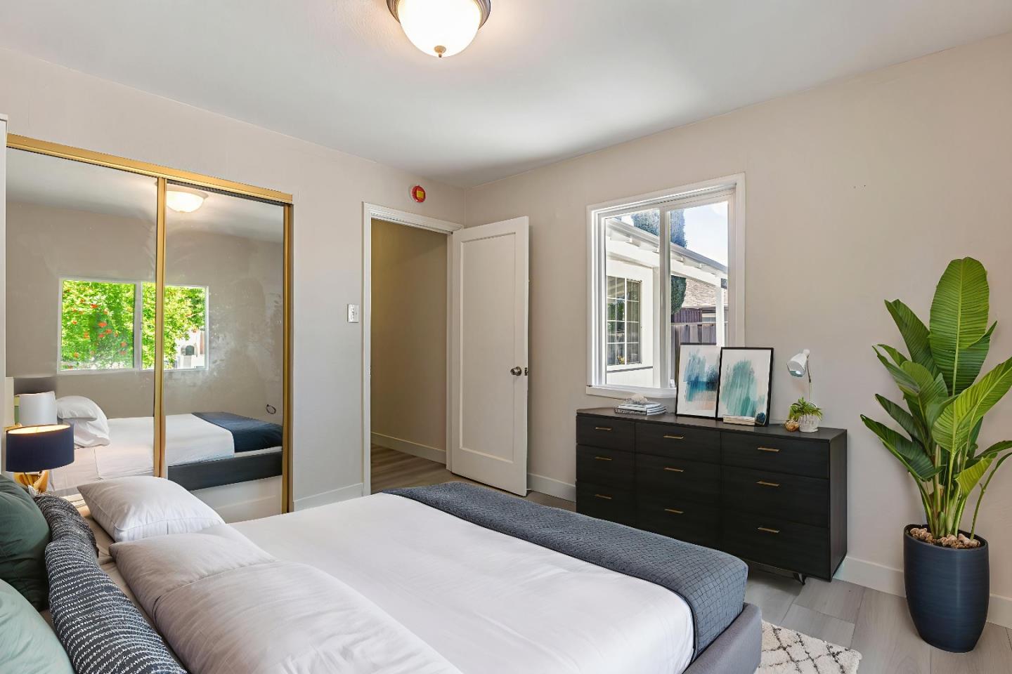 Detail Gallery Image 7 of 14 For 125 Magellan Ave, San Jose,  CA 95116 - 2 Beds | 1 Baths