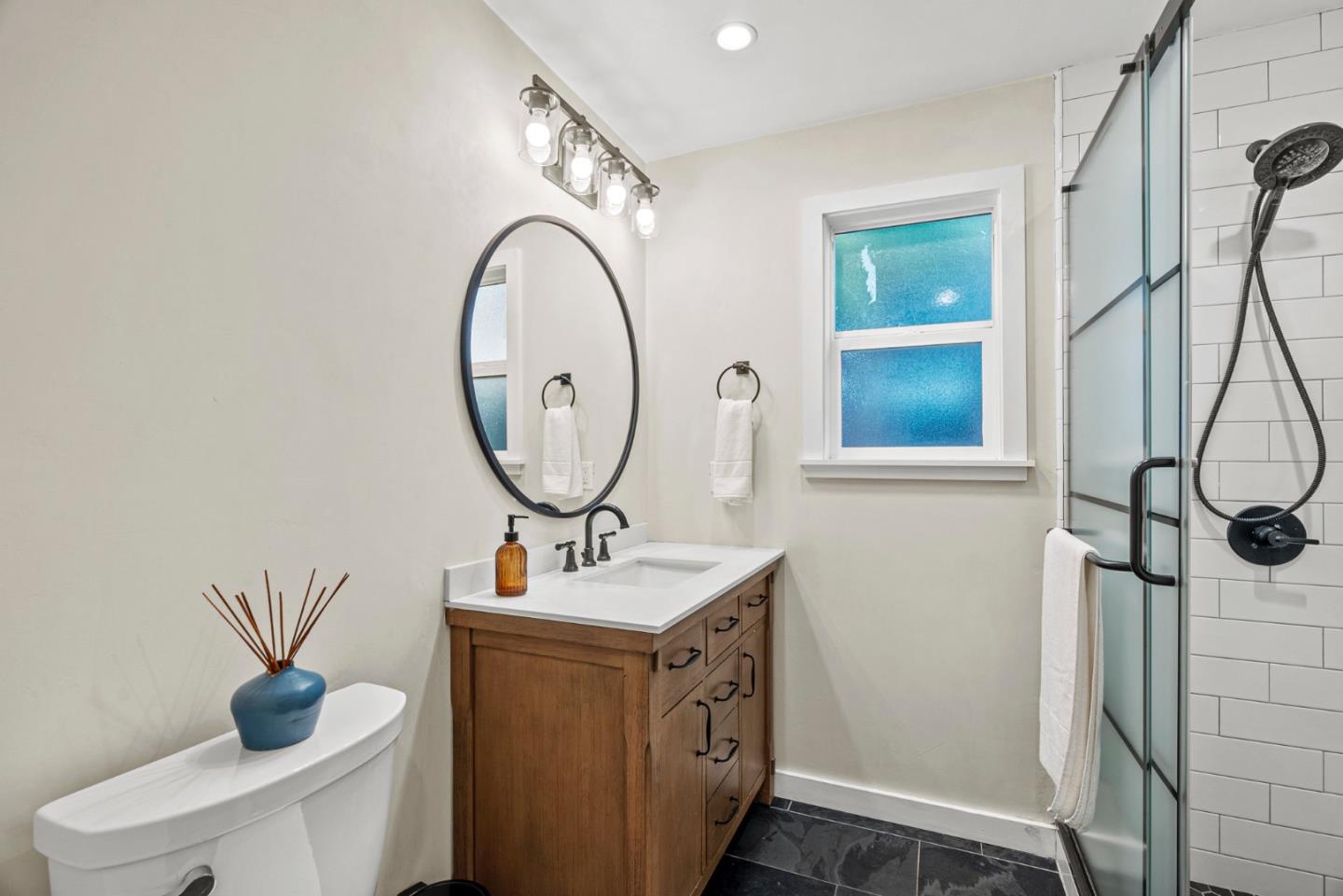 Detail Gallery Image 14 of 27 For 37 Portola Ave, Monterey,  CA 93940 - 2 Beds | 1 Baths