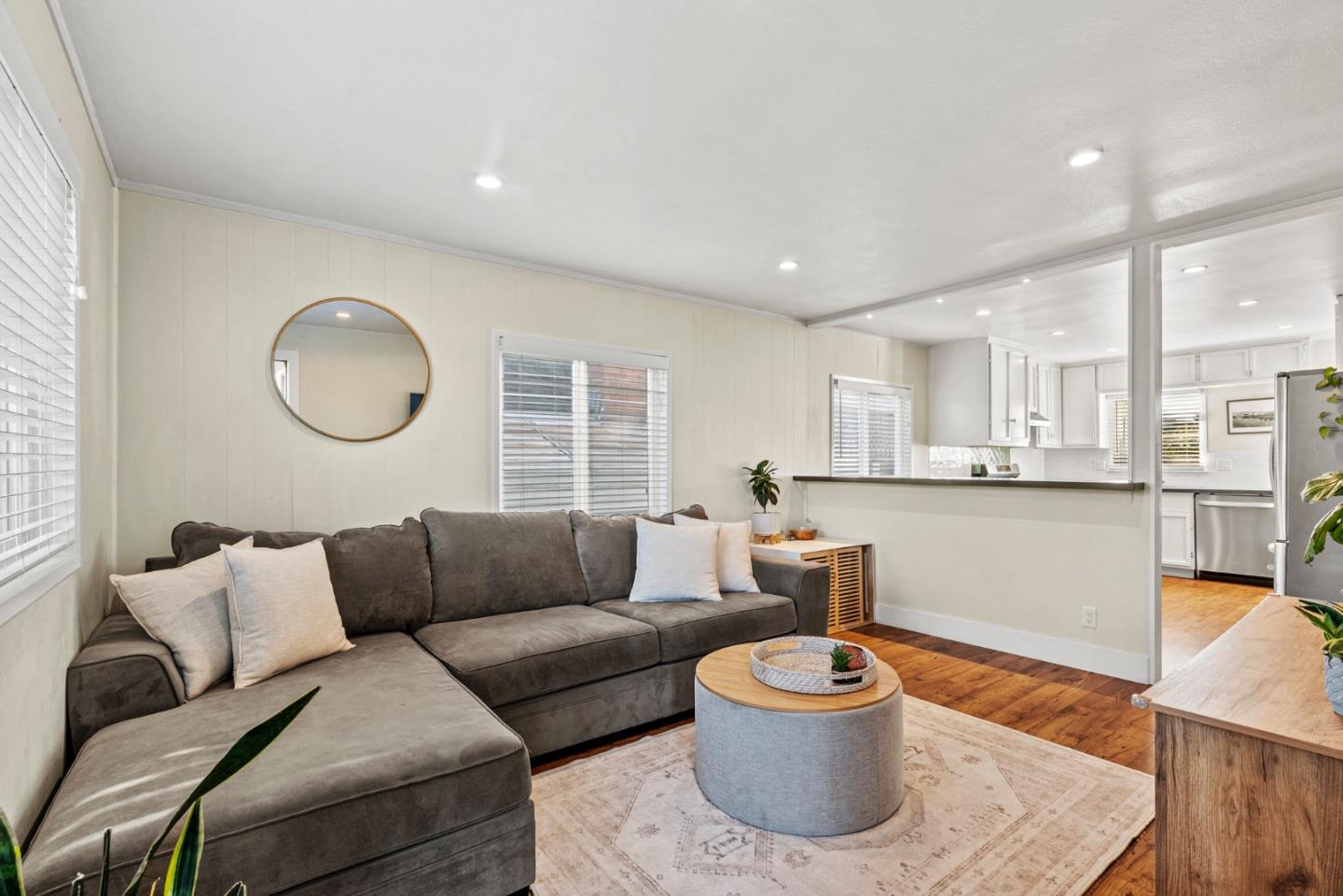 Detail Gallery Image 6 of 27 For 37 Portola Ave, Monterey,  CA 93940 - 2 Beds | 1 Baths