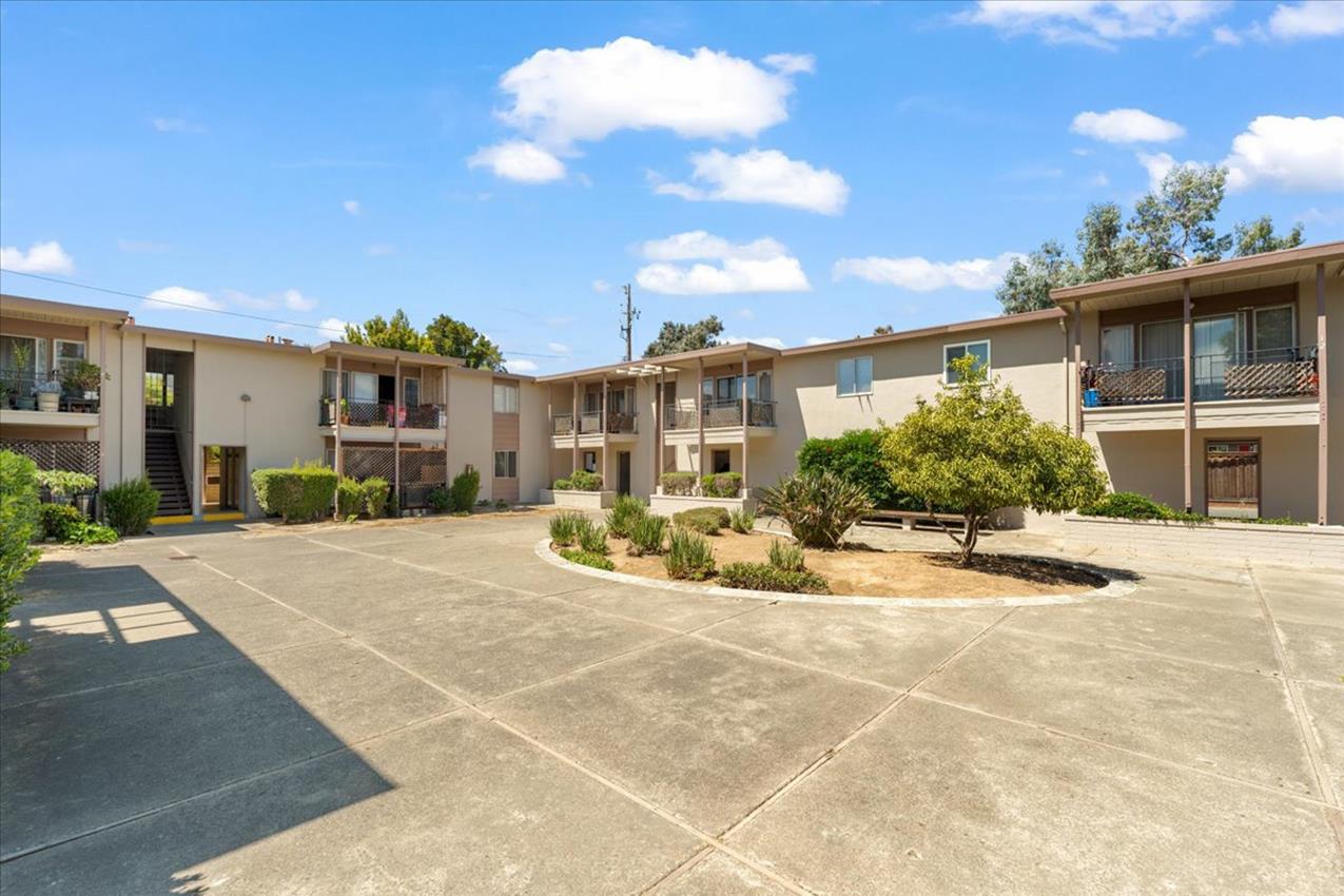 Detail Gallery Image 4 of 20 For 445 N 26th St, San Jose,  CA 95116 - – Beds | – Baths