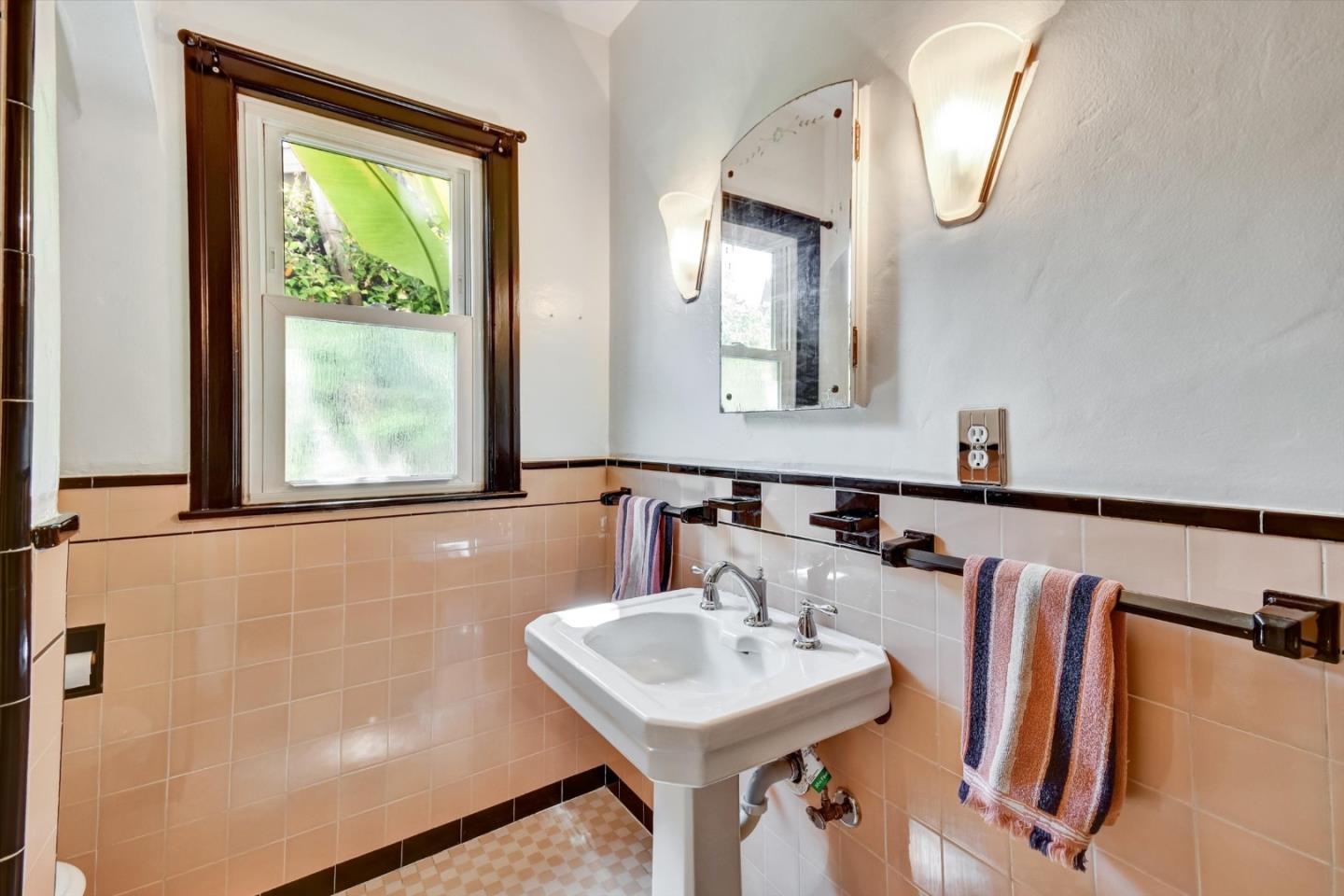 Detail Gallery Image 14 of 47 For 80 Hobson St, San Jose,  CA 95110 - 2 Beds | 1 Baths