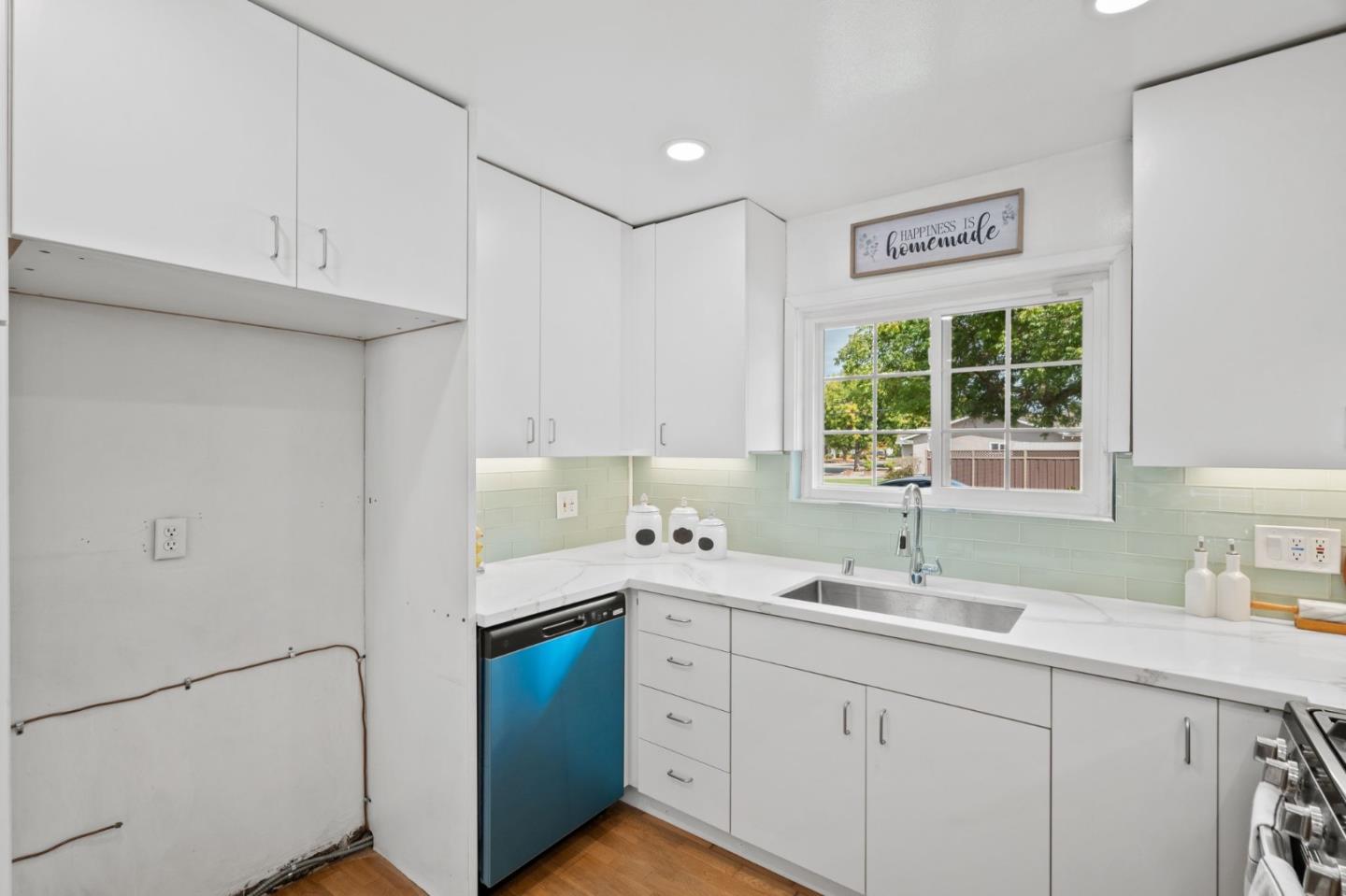 Detail Gallery Image 14 of 38 For 5743 Begonia Dr, San Jose,  CA 95124 - 4 Beds | 2 Baths