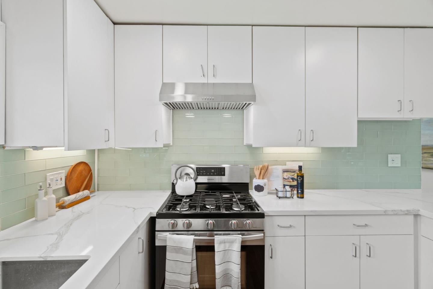 Detail Gallery Image 17 of 38 For 5743 Begonia Dr, San Jose,  CA 95124 - 4 Beds | 2 Baths