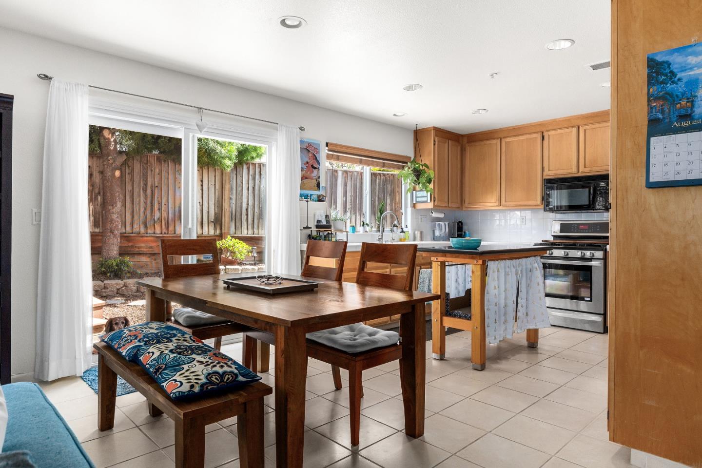 Detail Gallery Image 13 of 43 For 7 Massachusetts Cir, Salinas,  CA 93905 - 4 Beds | 2/1 Baths